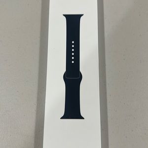 New- never worn Apple Watch band